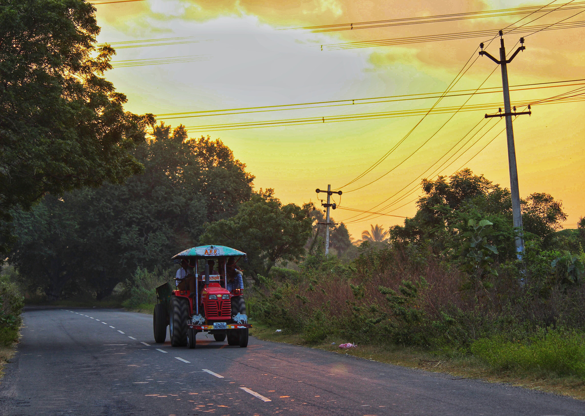 Canon EOS 100D (EOS Rebel SL1 / EOS Kiss X7) sample photo. Early morning ride photography
