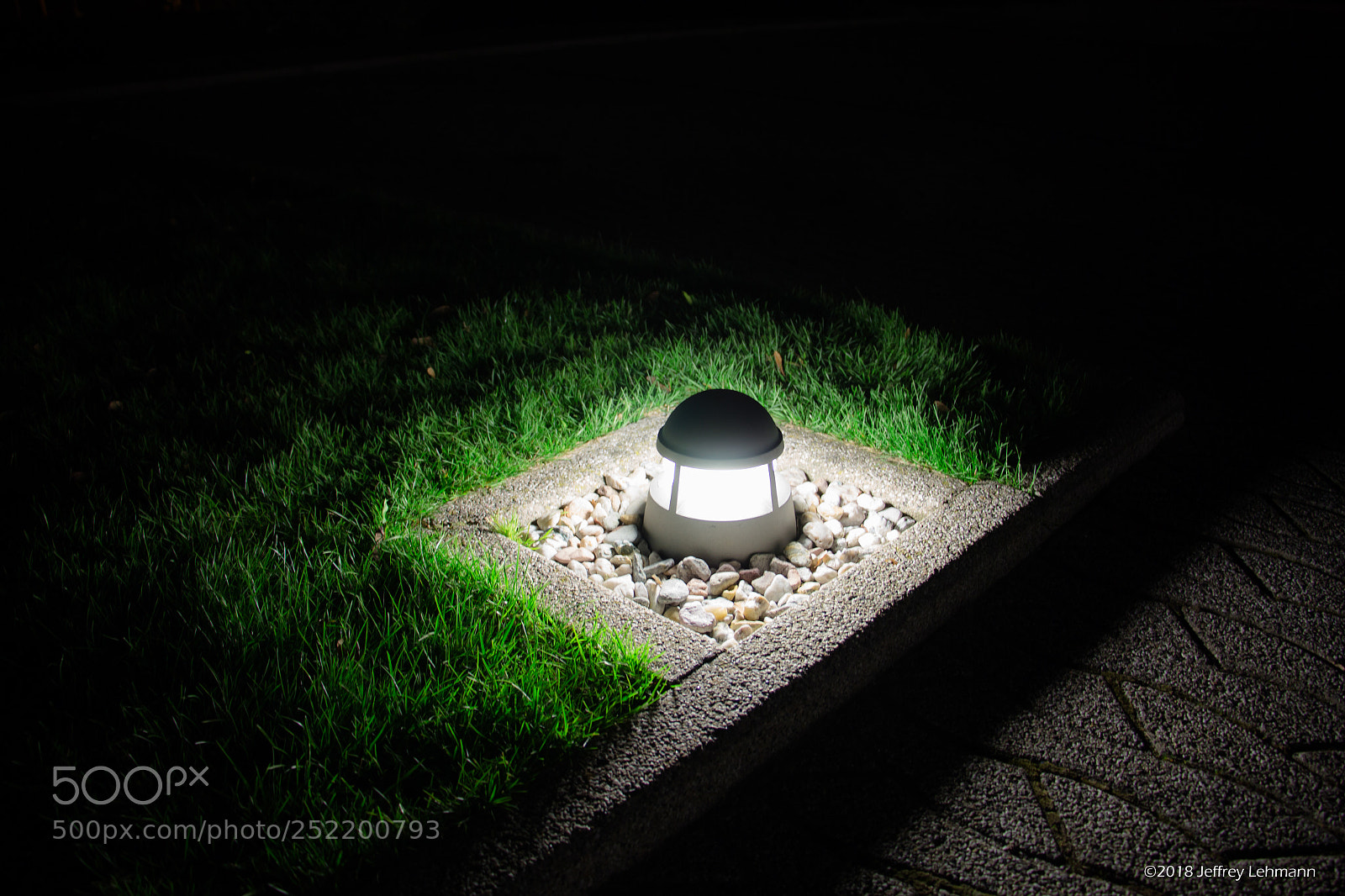 Canon EOS 700D (EOS Rebel T5i / EOS Kiss X7i) sample photo. Signal on the ground photography