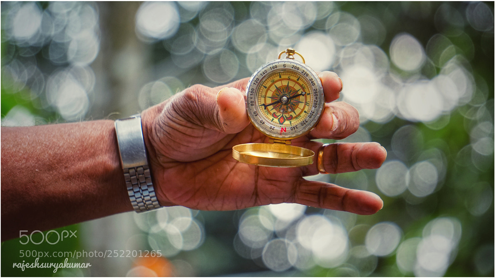 Sony a6300 sample photo. Compass photography