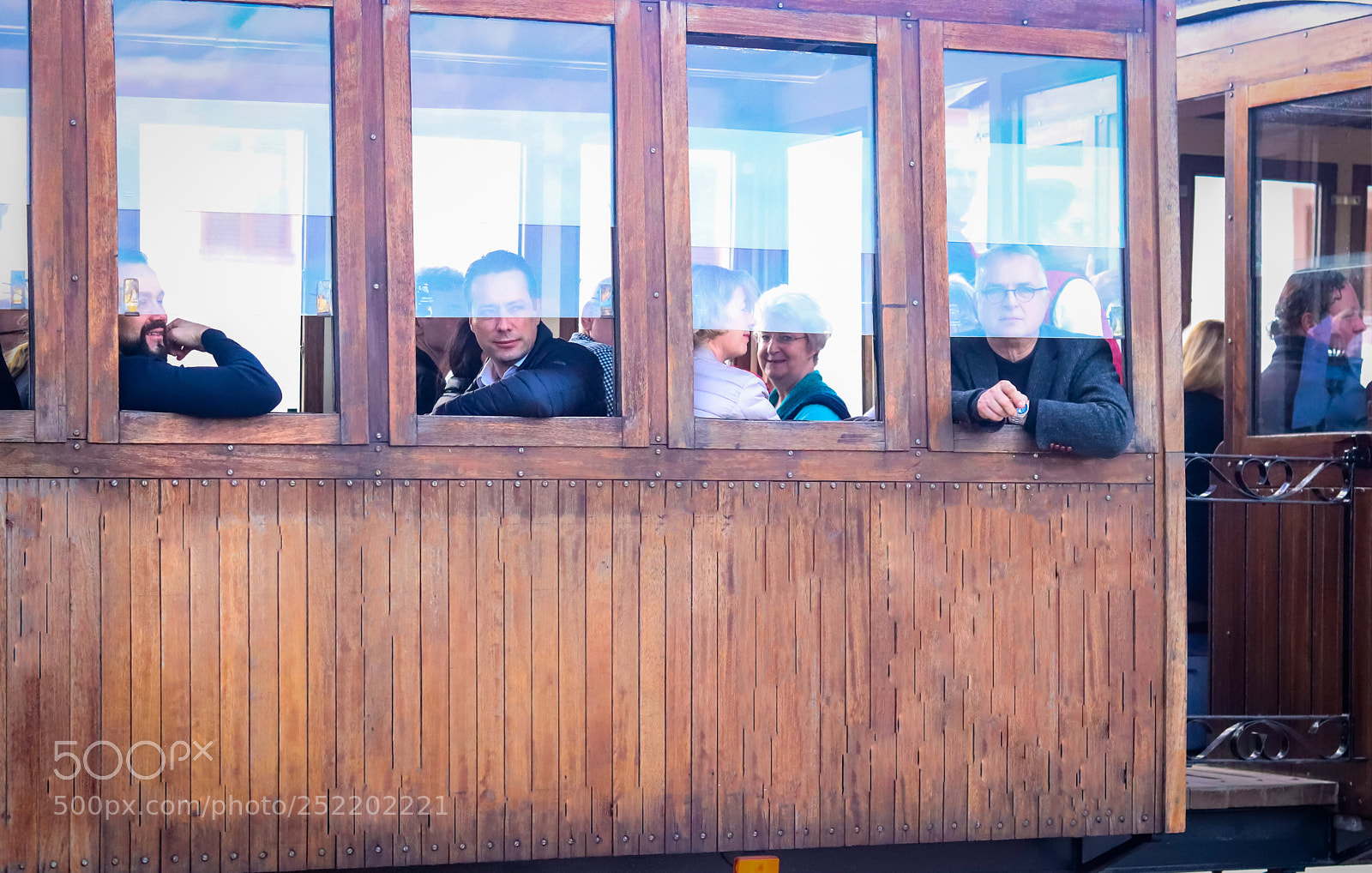 Canon EOS 77D (EOS 9000D / EOS 770D) sample photo. El tren del vino photography
