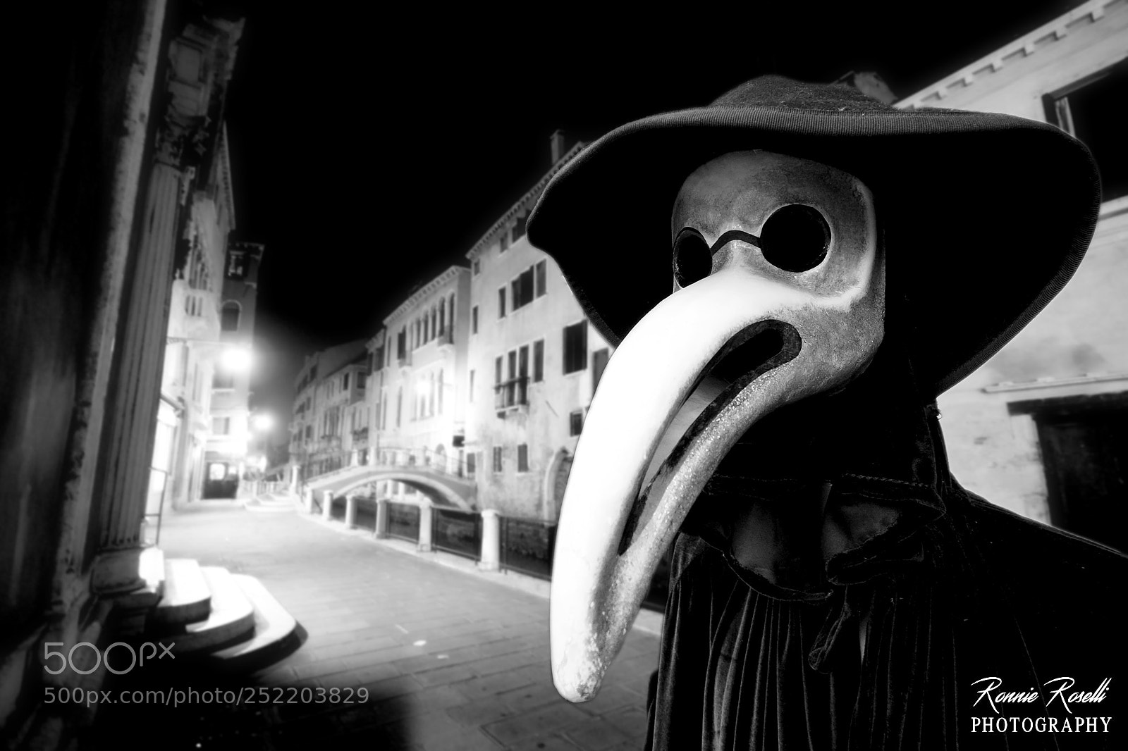 Canon EOS 40D sample photo. Venice calle by night photography