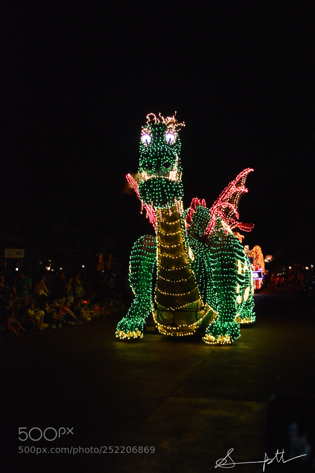Nikon D3200 sample photo. Luminescent disney photography