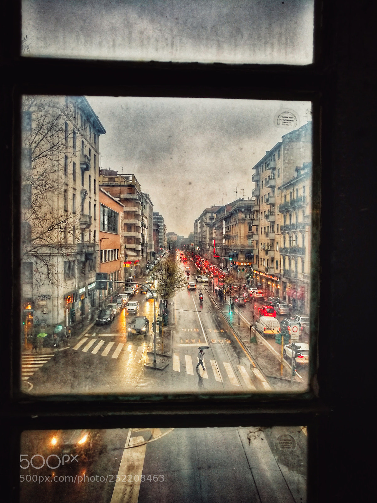 HUAWEI P9 Plus sample photo. City rain photography