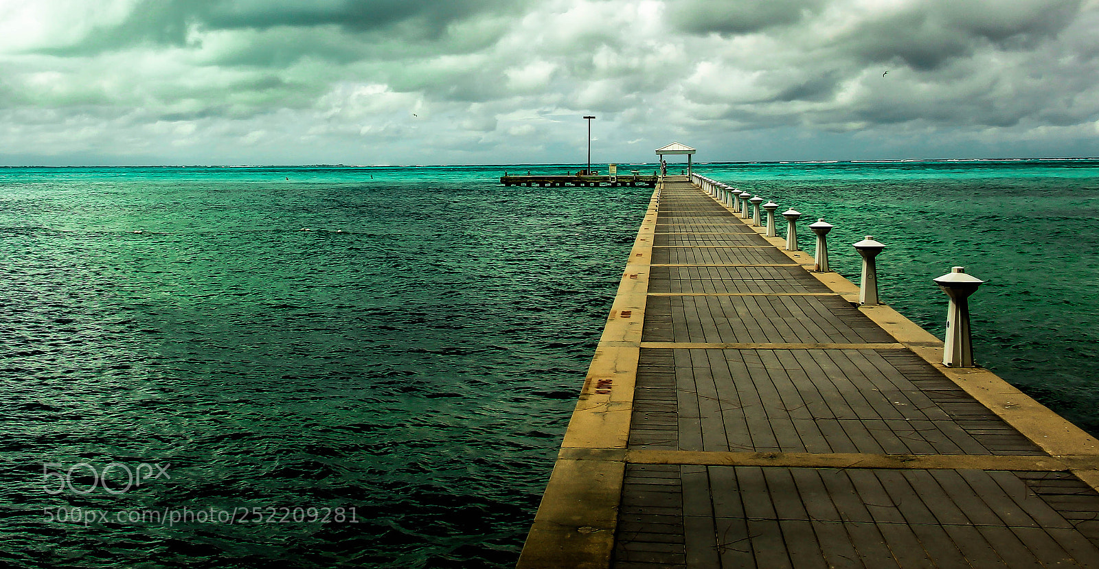 Canon EOS 600D (Rebel EOS T3i / EOS Kiss X5) sample photo. Cayman pier photography
