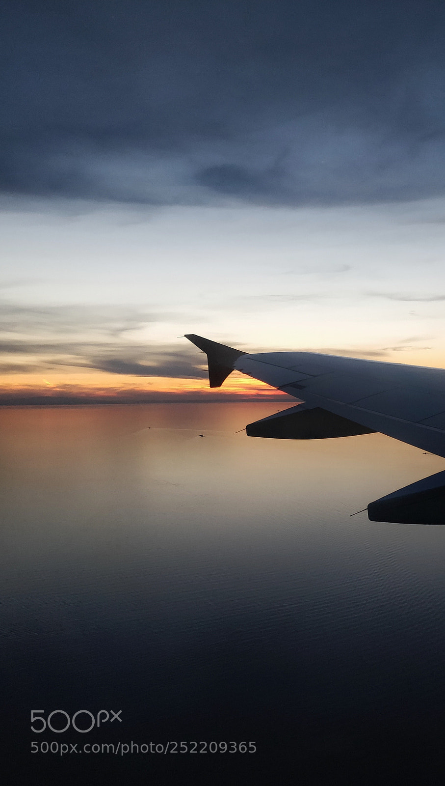 OnePlus 5T sample photo. The horizon from the photography