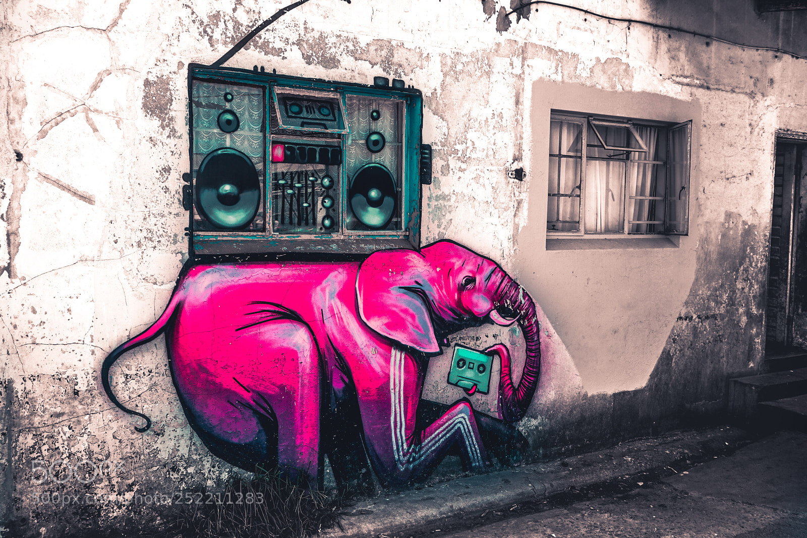 Sony a6000 sample photo. Magnificent graffiti of an photography