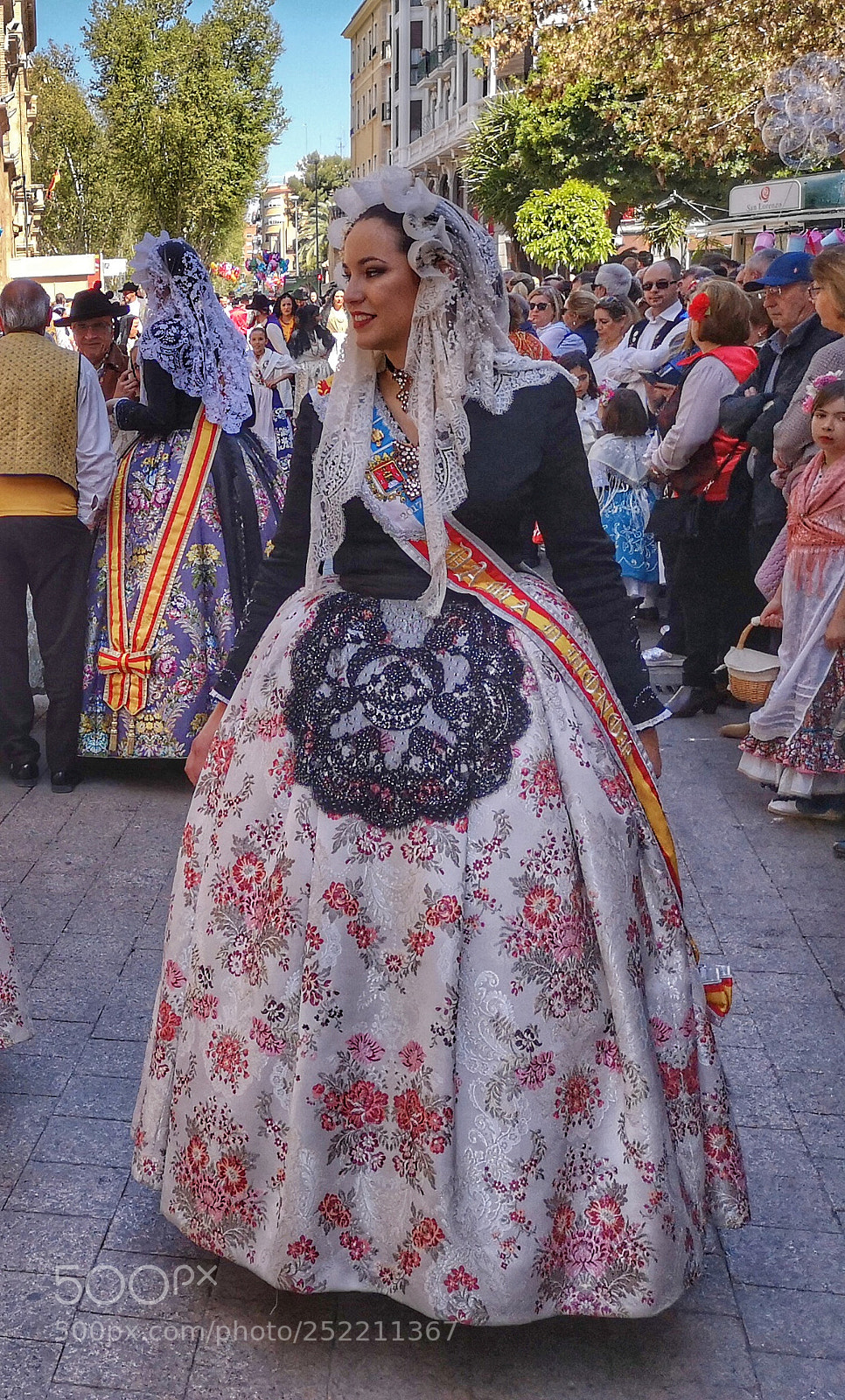 HUAWEI P20 sample photo. Desfile bando de la photography
