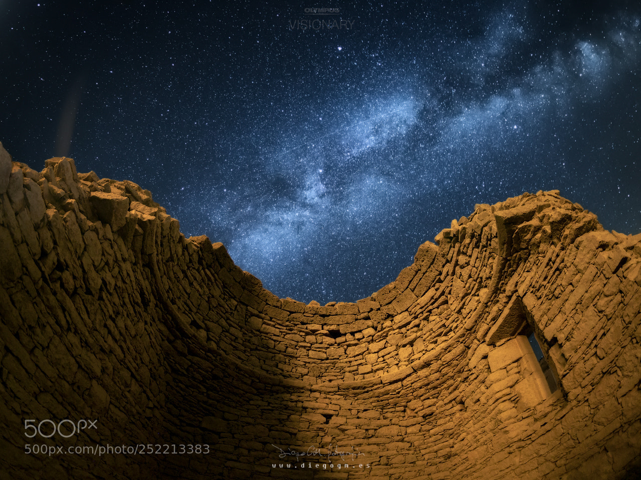Olympus OM-D E-M1 Mark II sample photo. Starry ruins photography