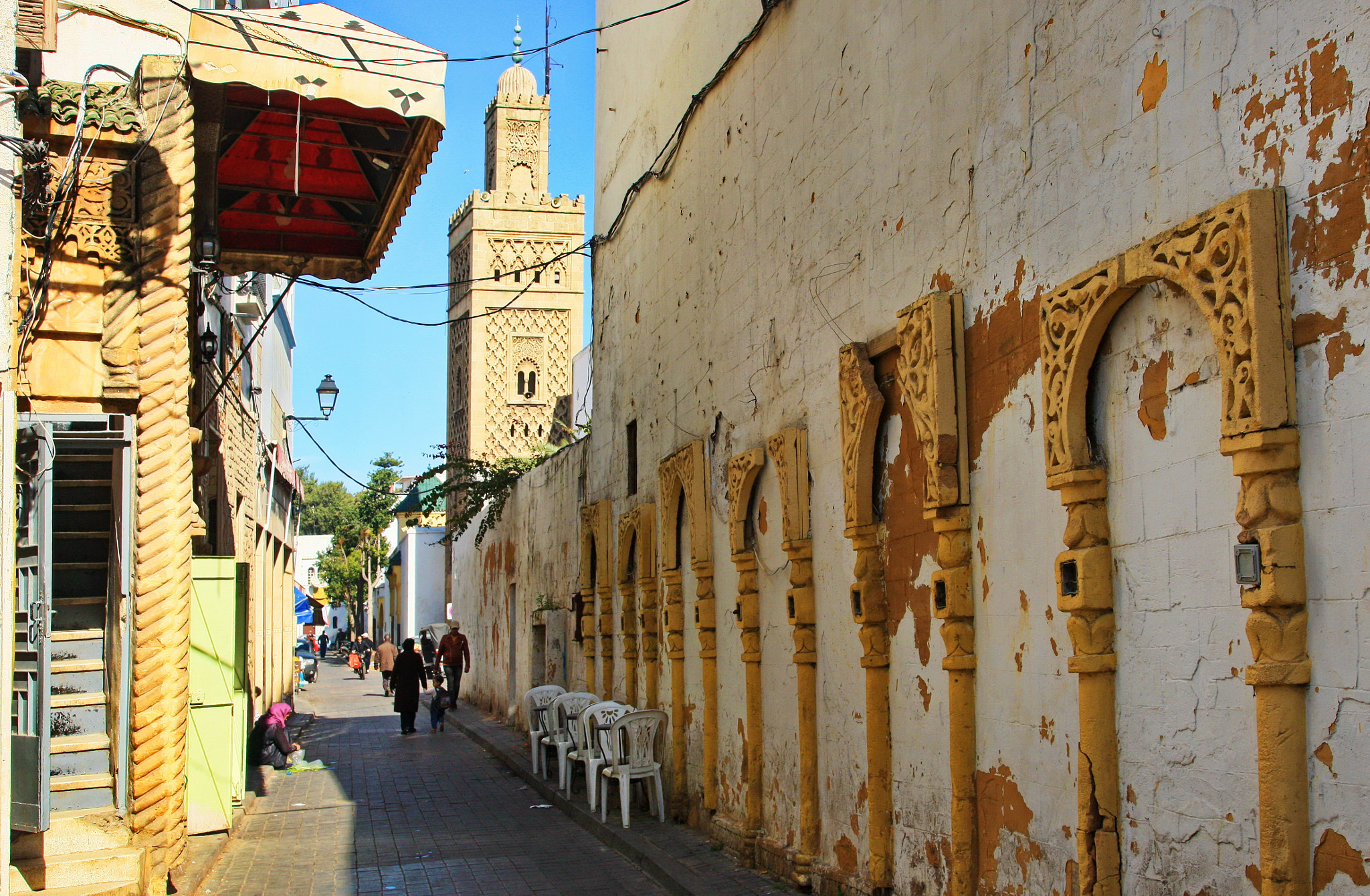 Canon EOS-1Ds Mark III sample photo. Street in the old town photography