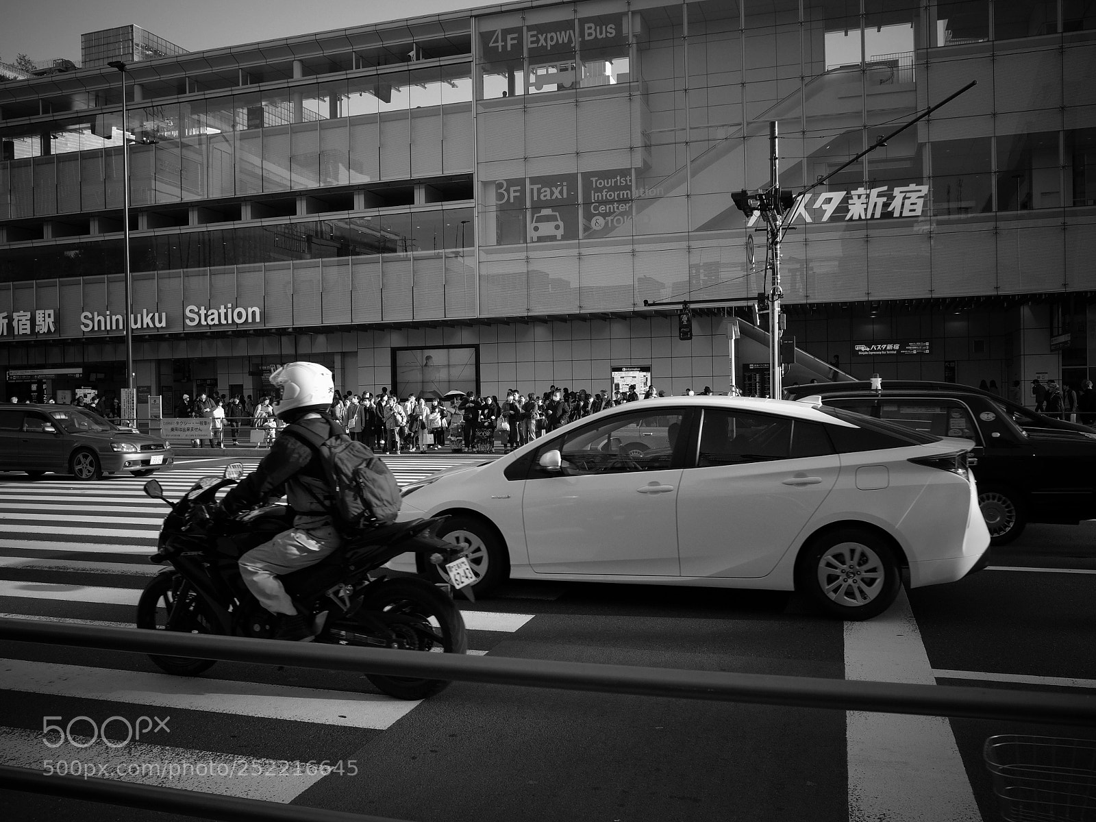 Ricoh GR II sample photo. Shinjuku photography