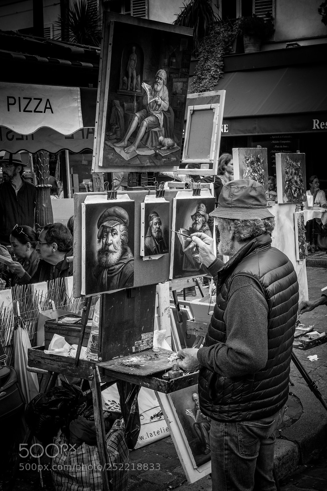 Canon EOS 100D (EOS Rebel SL1 / EOS Kiss X7) sample photo. Montmartre painter photography
