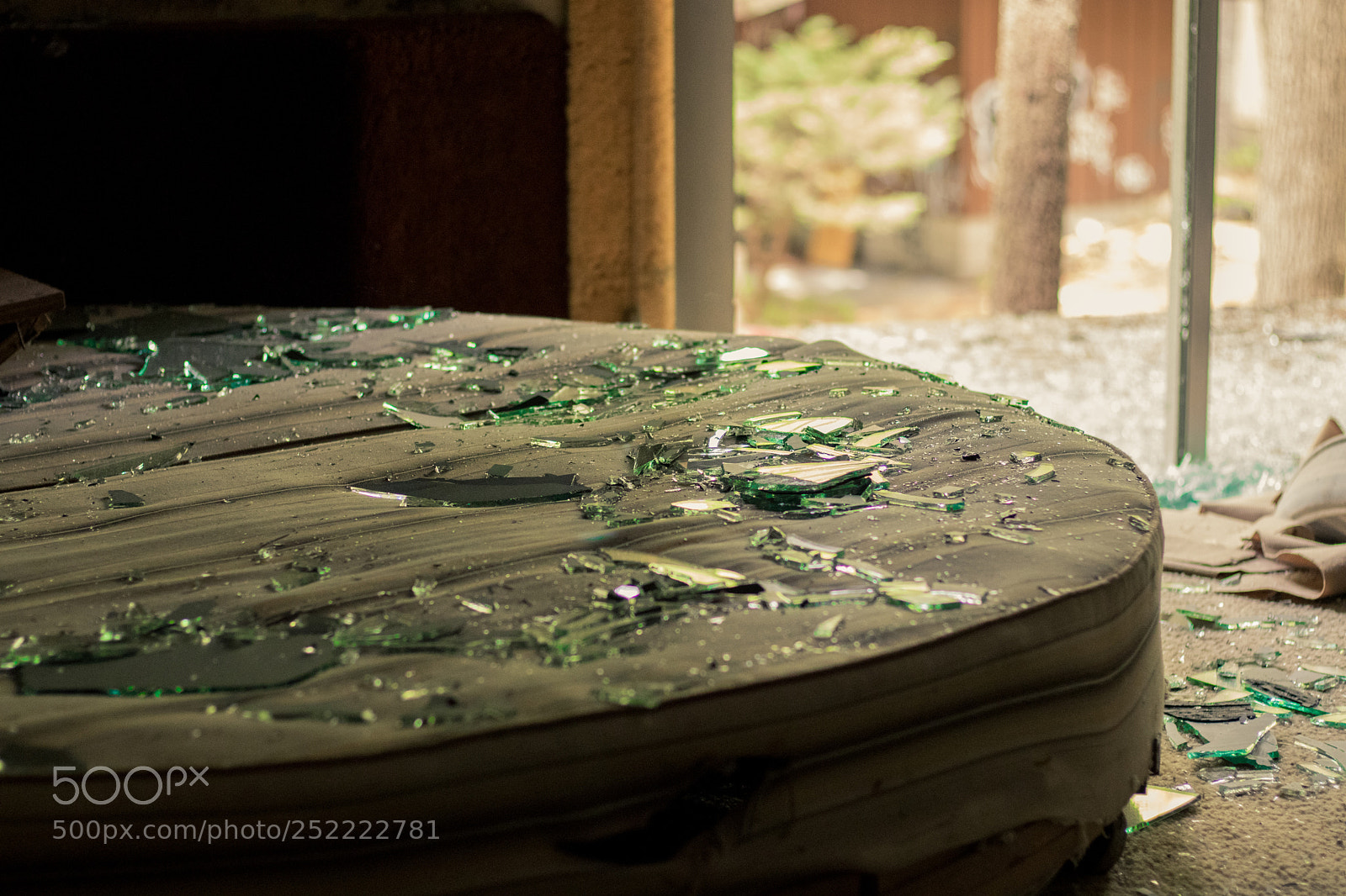Canon EOS 77D (EOS 9000D / EOS 770D) sample photo. Broken dreams photography
