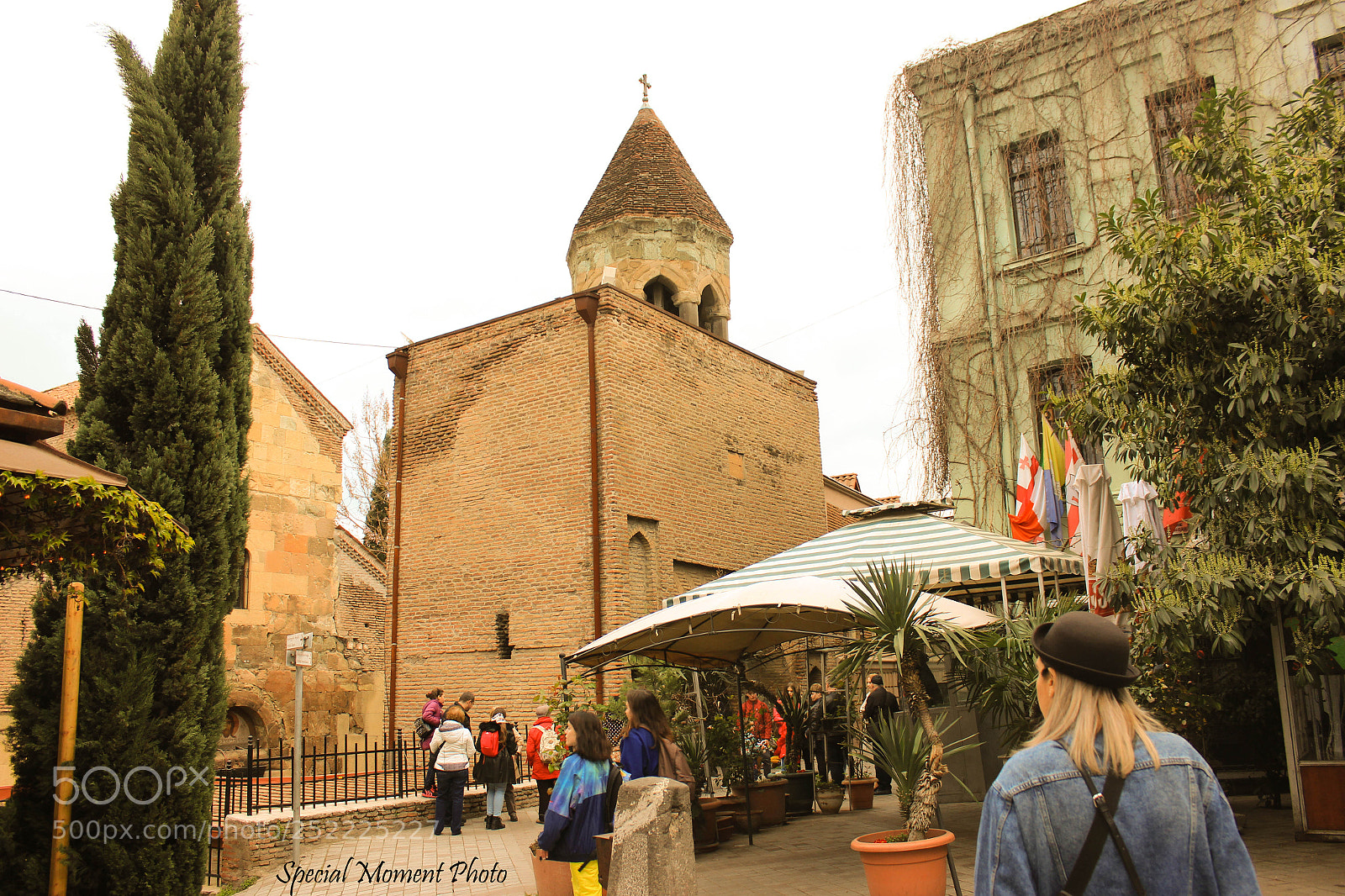 Canon EOS 600D (Rebel EOS T3i / EOS Kiss X5) sample photo. Georgian church photography