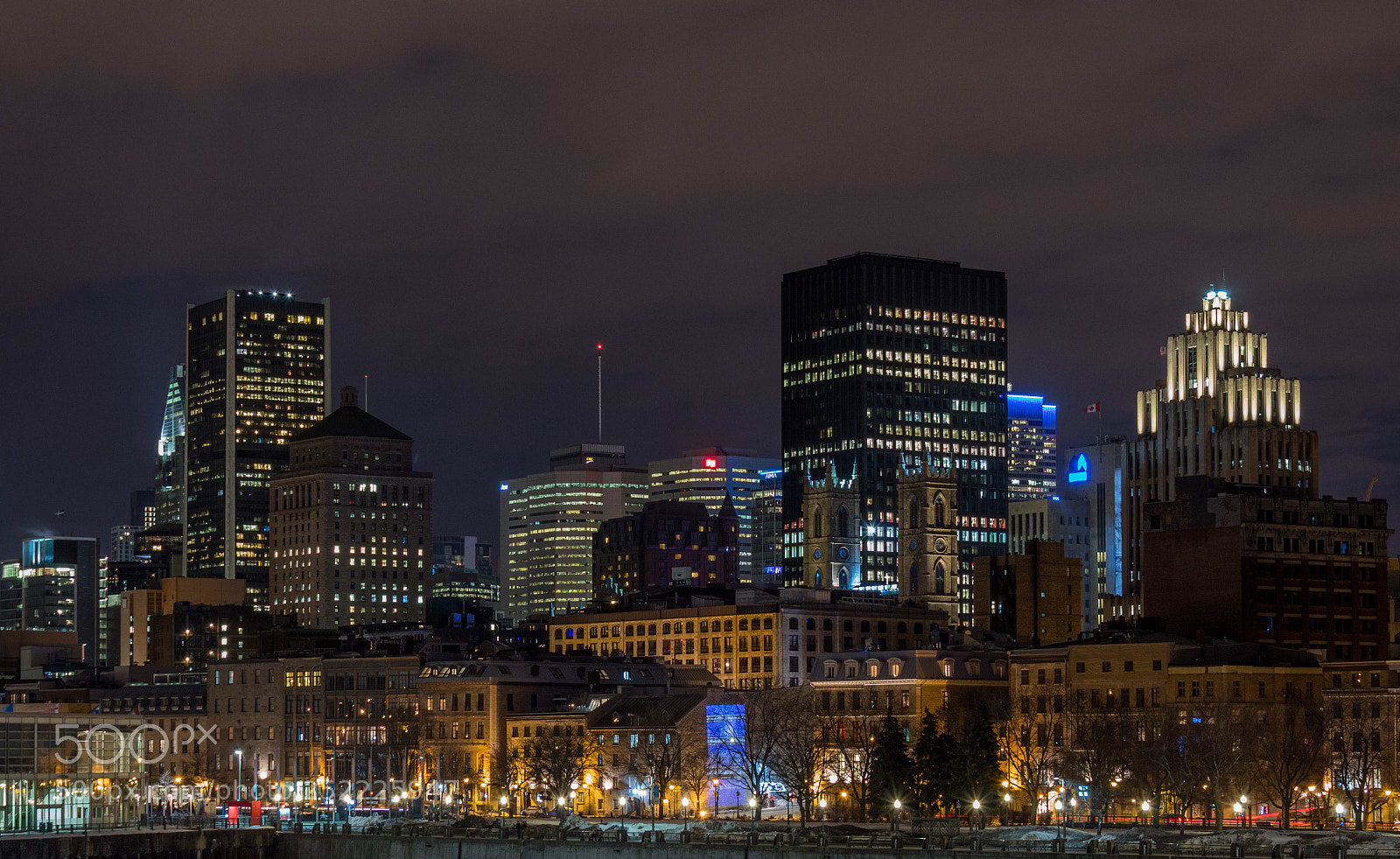 Canon EOS 1300D (EOS Rebel T6 / EOS Kiss X80) sample photo. Montréal by night photography