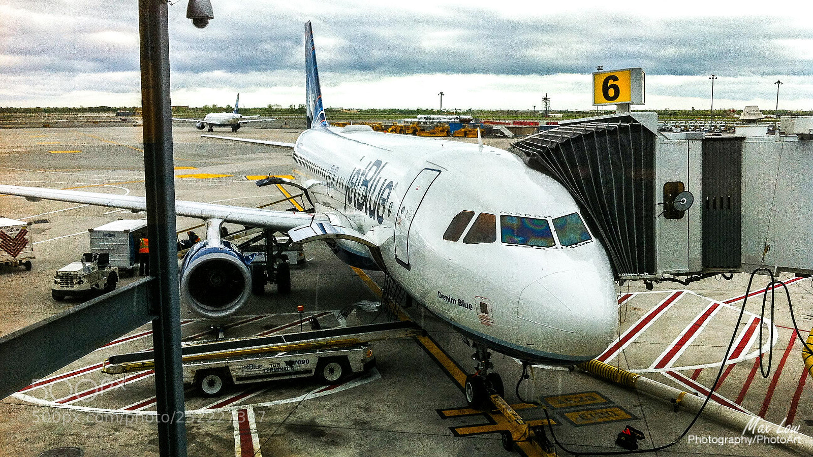 Apple iPhone 4 sample photo. Jet blue photography