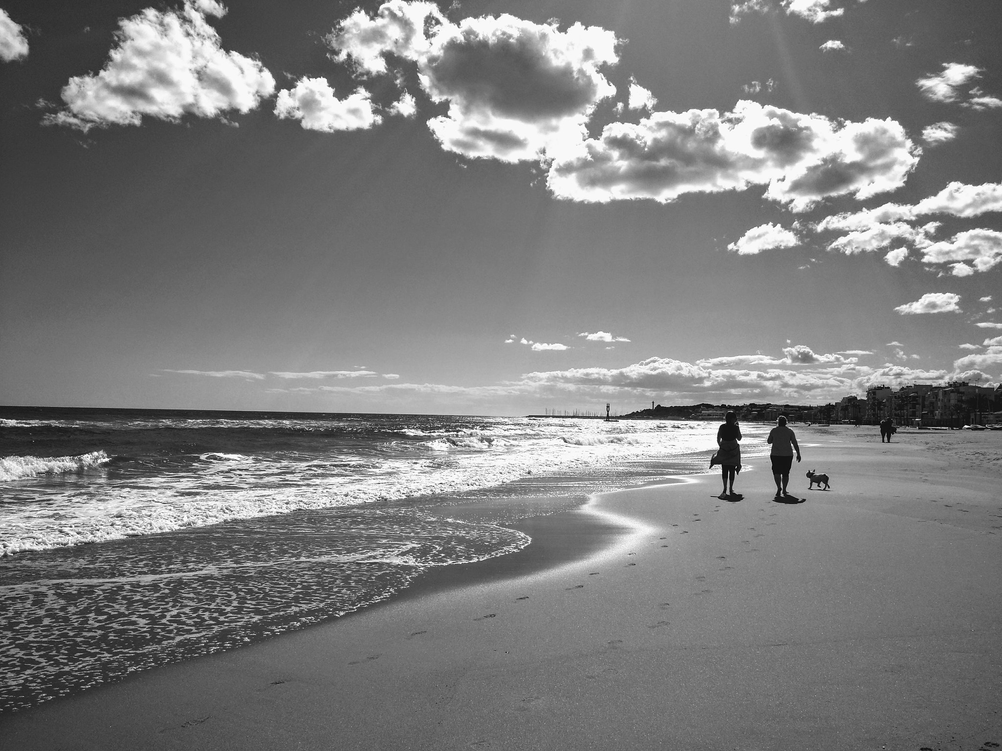 HUAWEI nova plus sample photo. M.g. walking on the beach photography