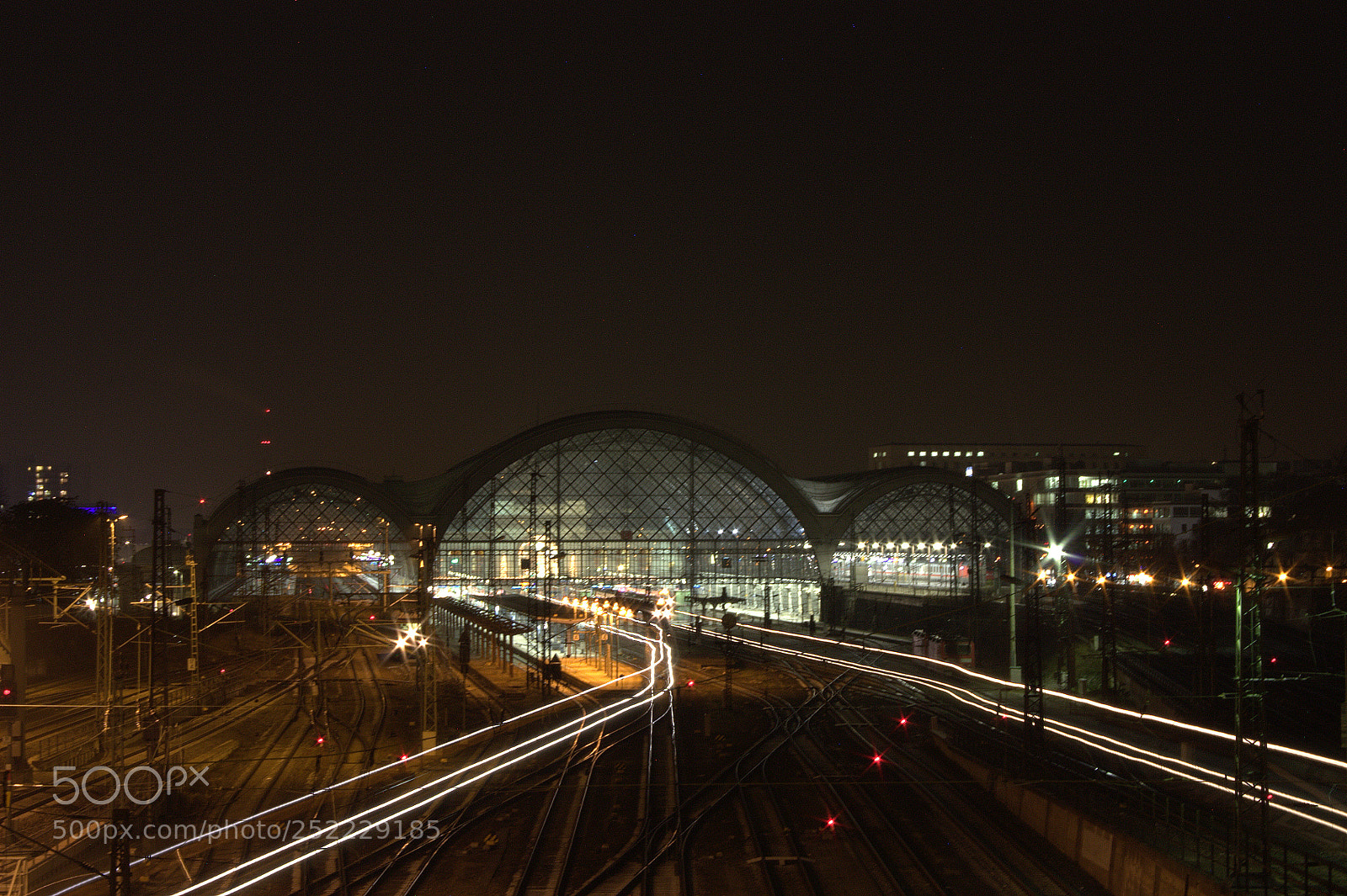 Canon EF-S 18-55mm F3.5-5.6 IS sample photo. Bahnhof photography