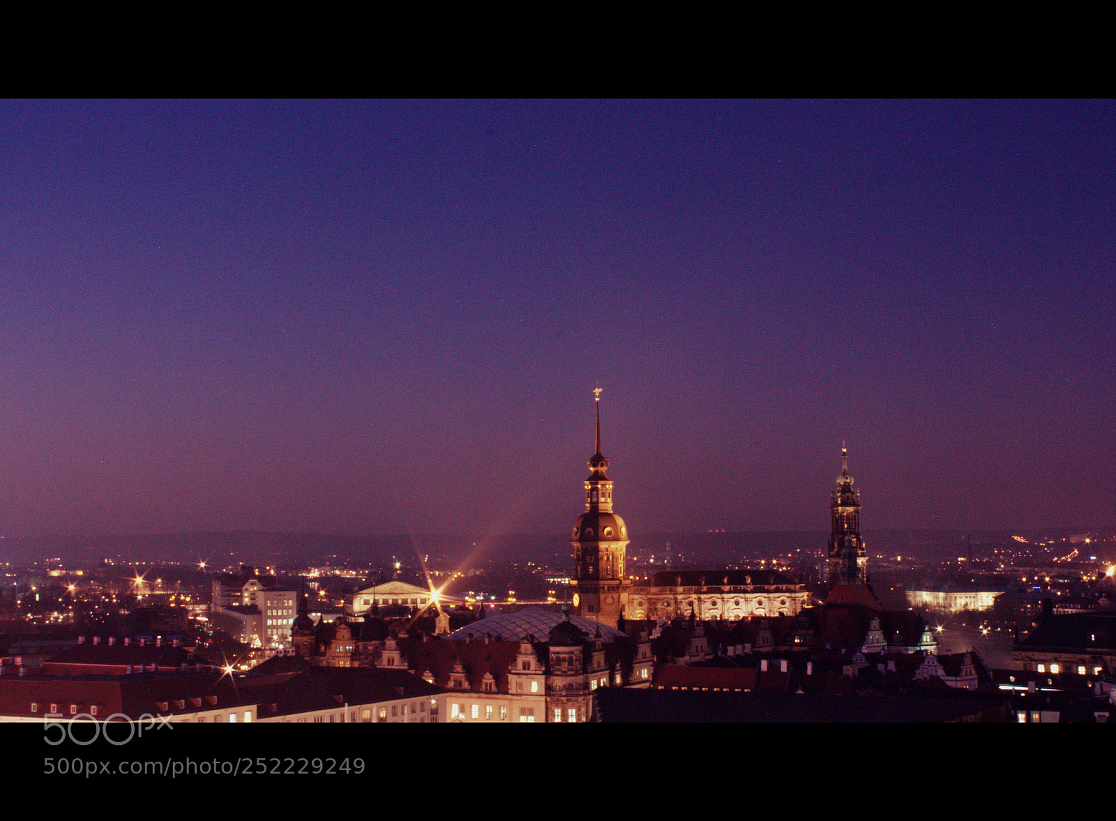 Canon EF-S 18-55mm F3.5-5.6 IS sample photo. Hofkirche photography
