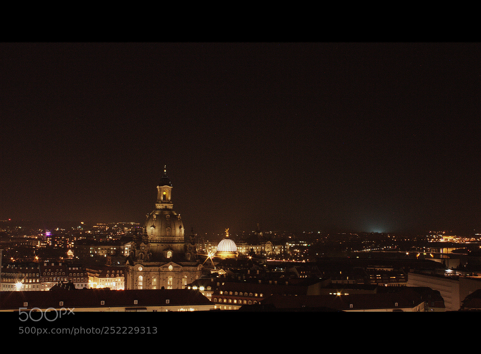 Canon EF-S 18-55mm F3.5-5.6 IS sample photo. Frauenkirche photography