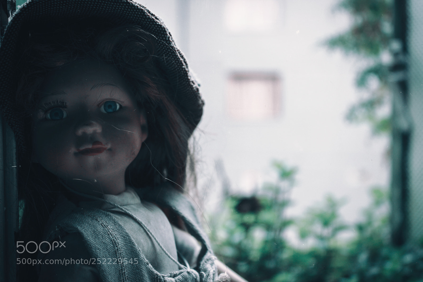 Canon EOS 600D (Rebel EOS T3i / EOS Kiss X5) sample photo. Doll horror photography