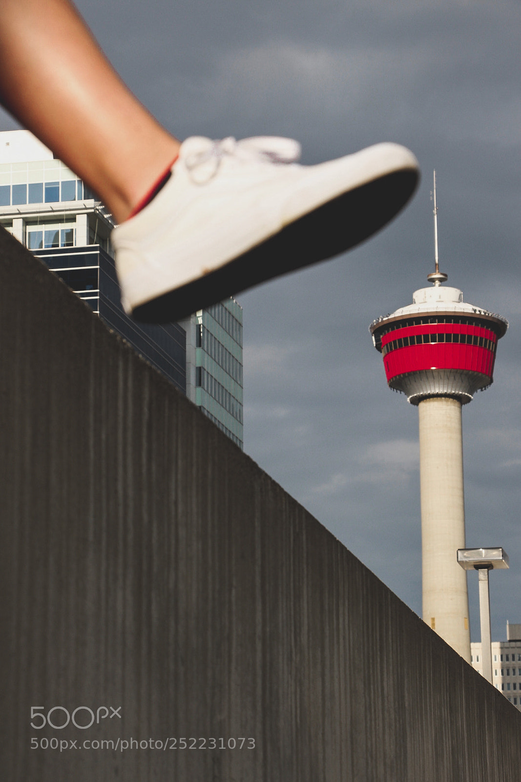 Canon EOS 700D (EOS Rebel T5i / EOS Kiss X7i) sample photo. Calgary tower photography