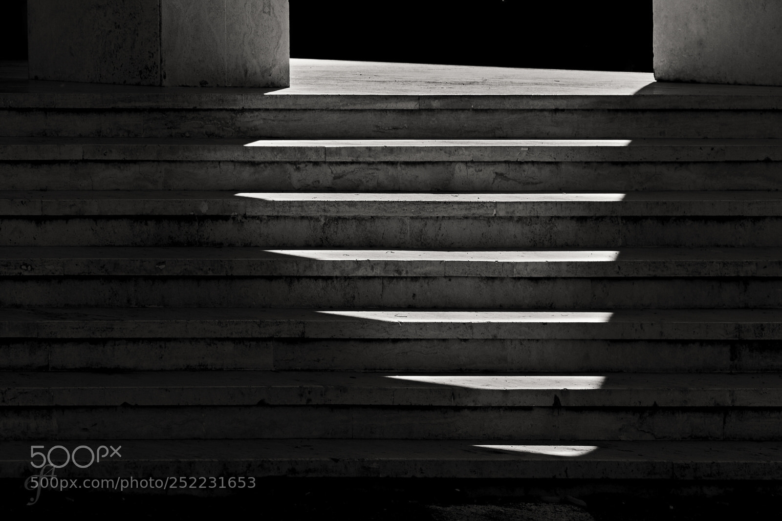 Canon EOS M5 sample photo. Light on the steps photography