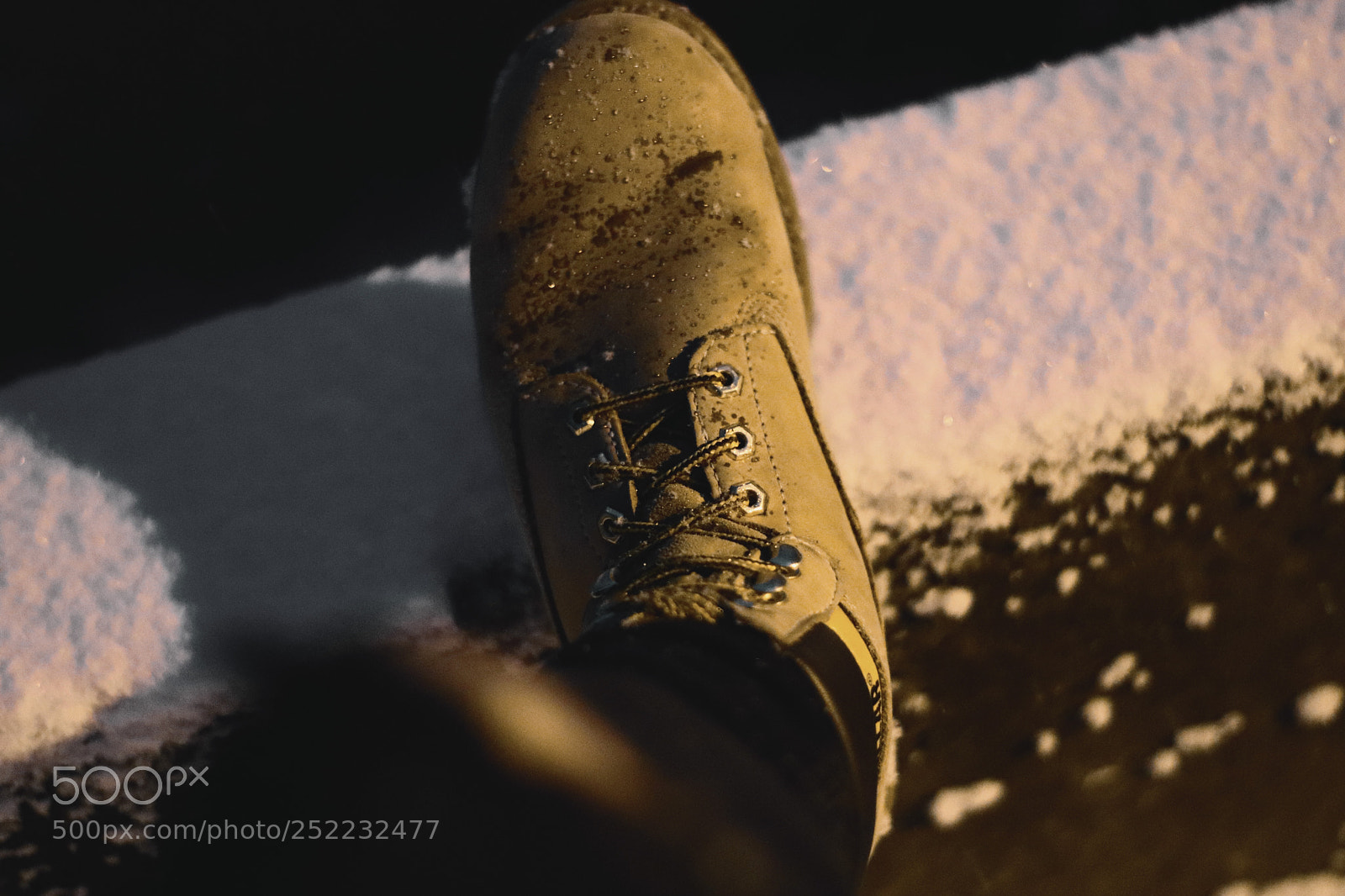 Canon EOS 200D (EOS Rebel SL2 / EOS Kiss X9) sample photo. Boot photography