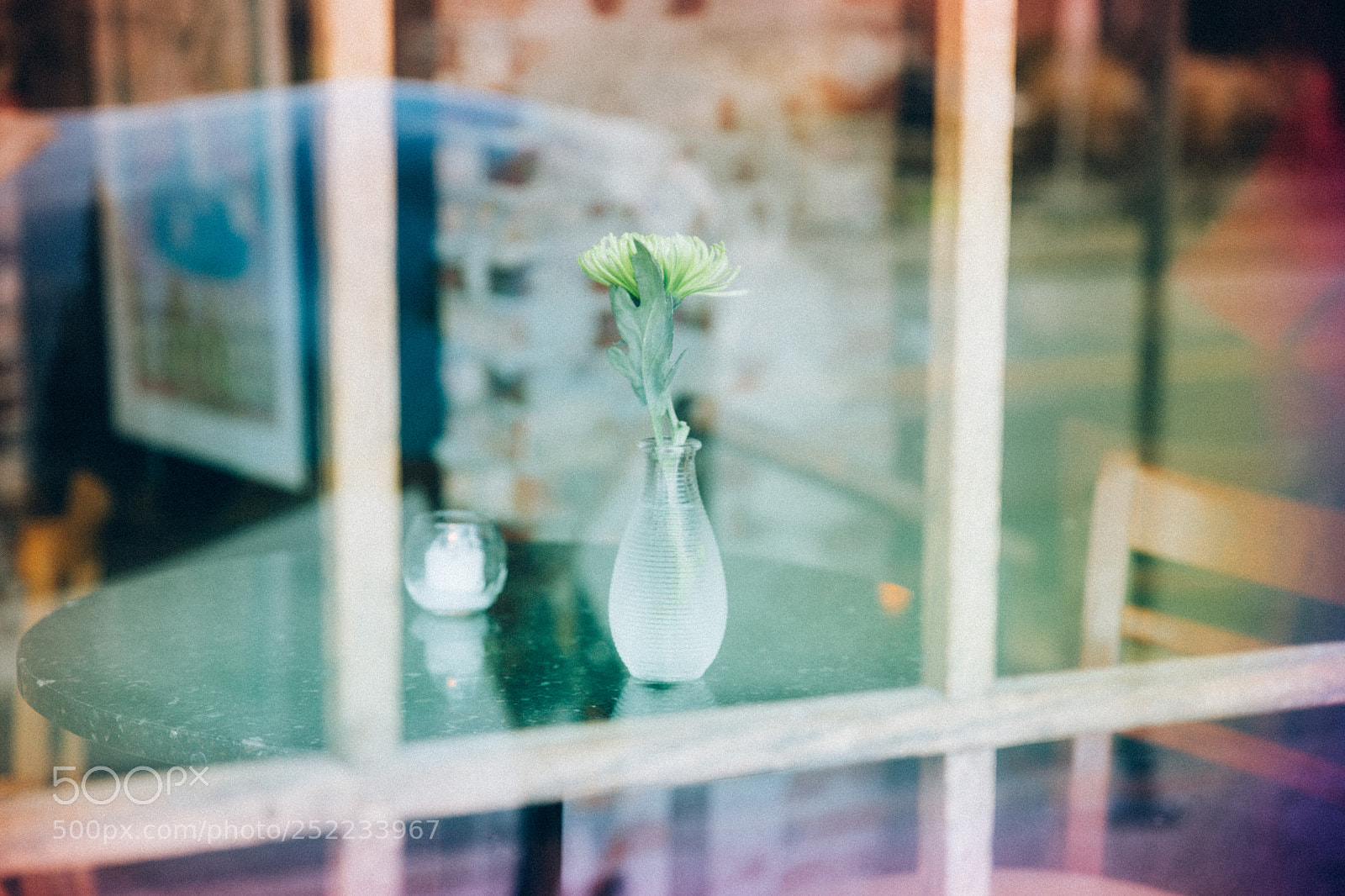 Canon EOS 6D Mark II sample photo. Shopwindow photography