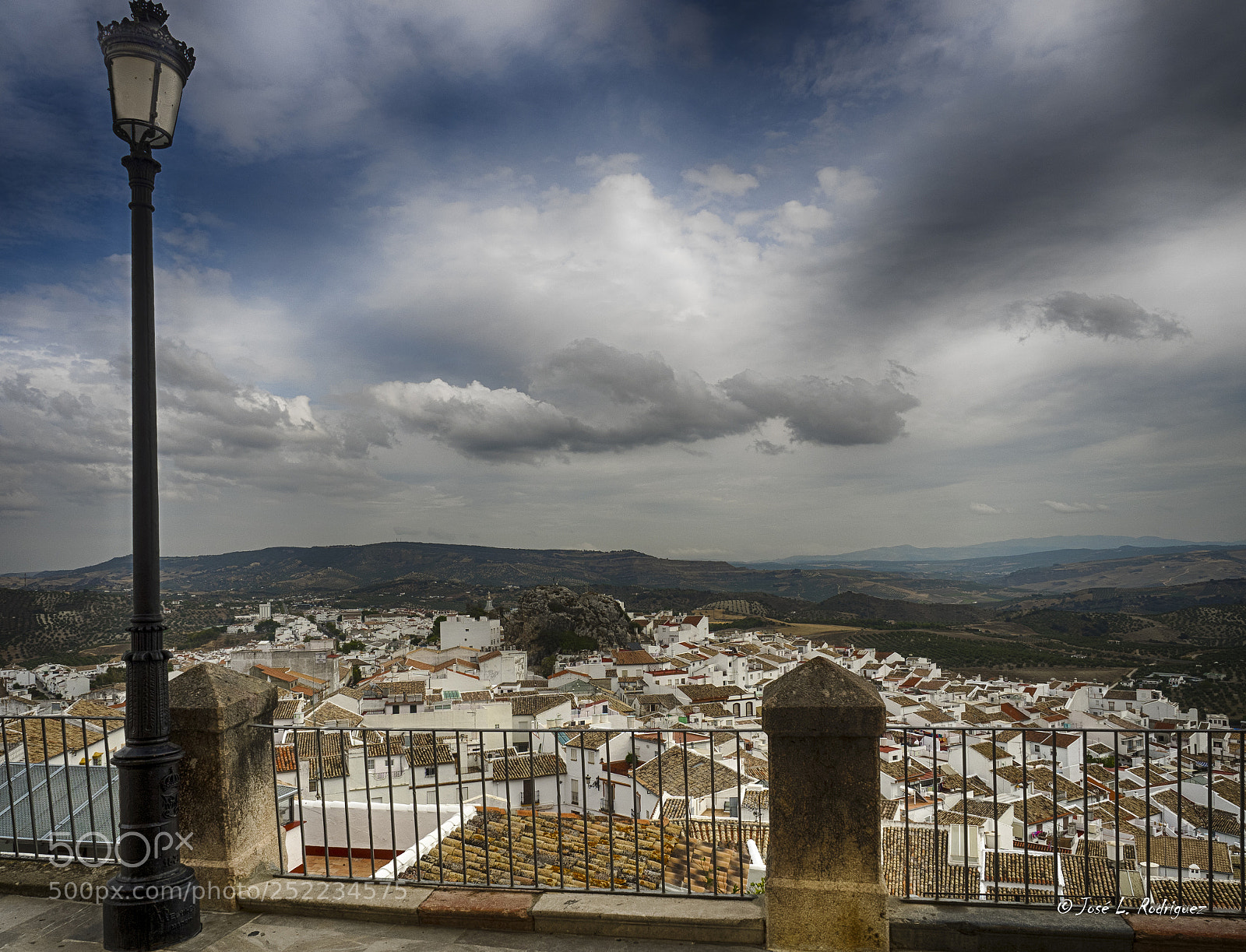 Olympus OM-D E-M1 sample photo. Pueblo blanco andaluz photography