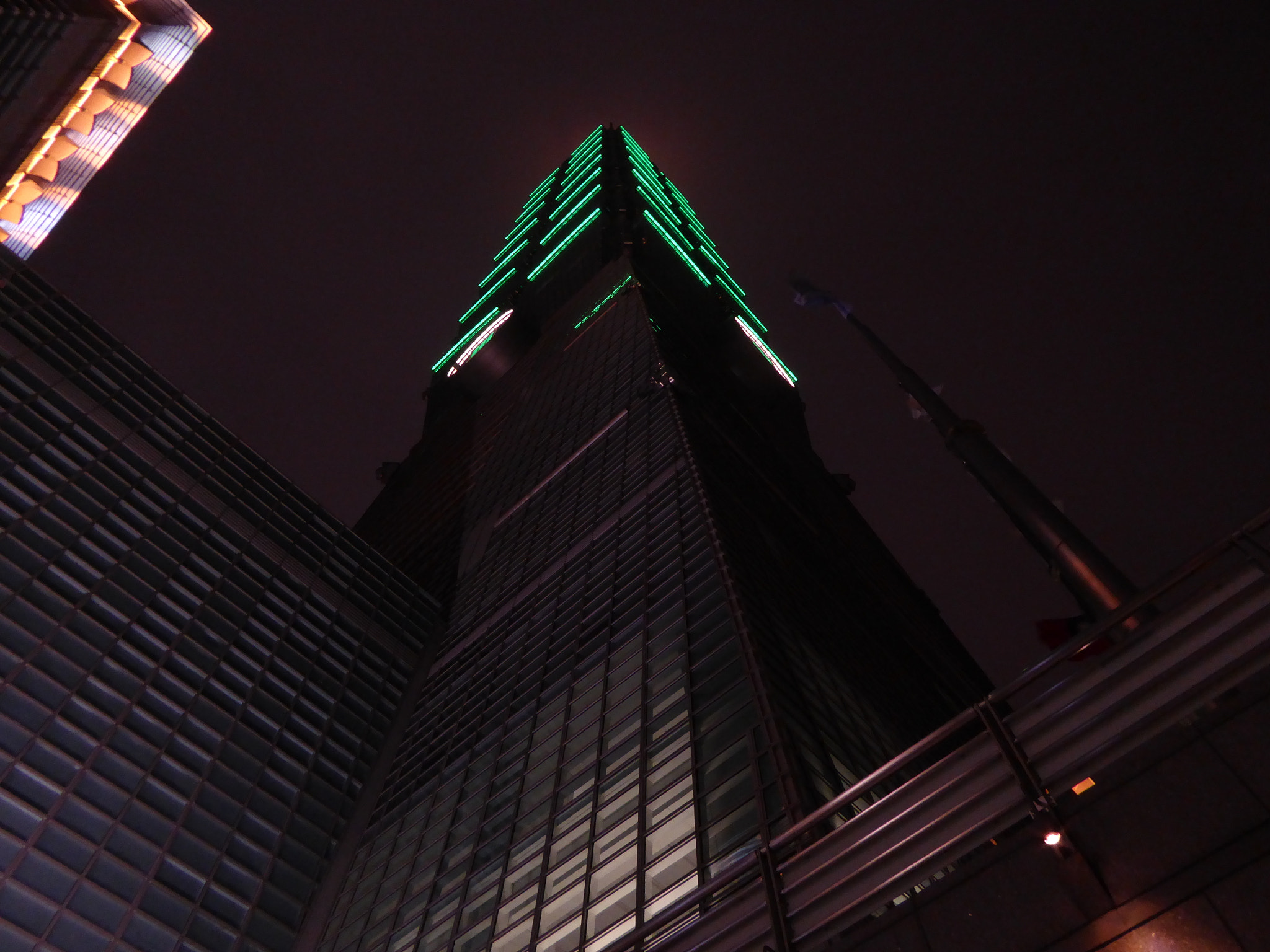 Panasonic Lumix DMC-ZS40 (Lumix DMC-TZ60) sample photo. Building photography