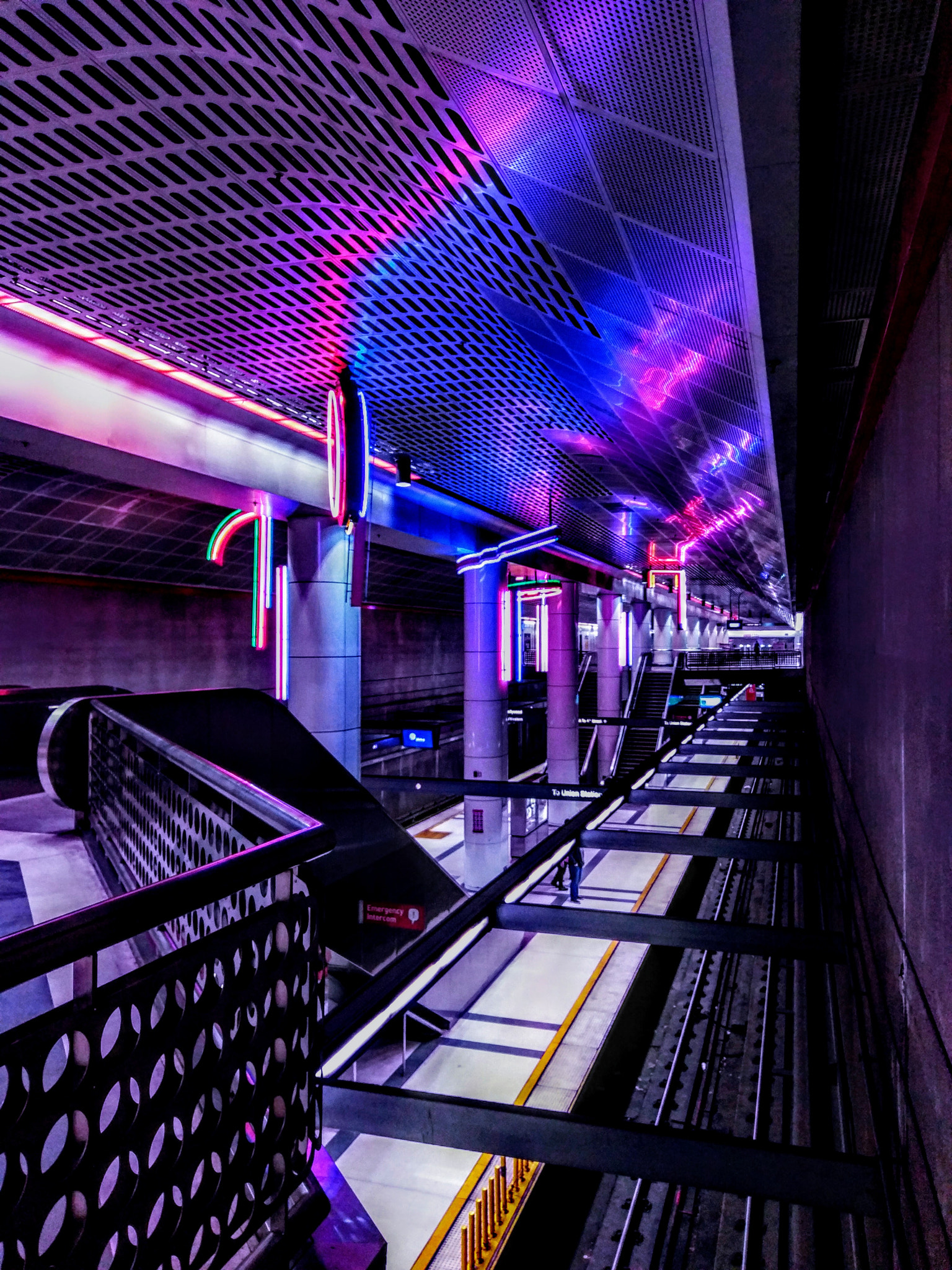 HTC 10 sample photo. Atmosphere underground (purple) photography