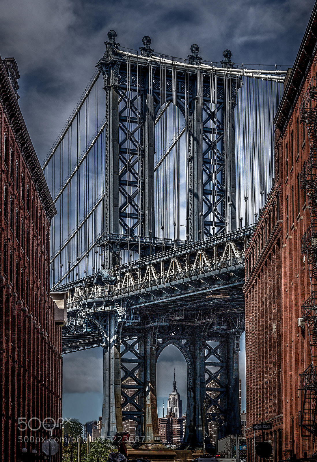 Canon EOS 60D sample photo. Gritty city photography