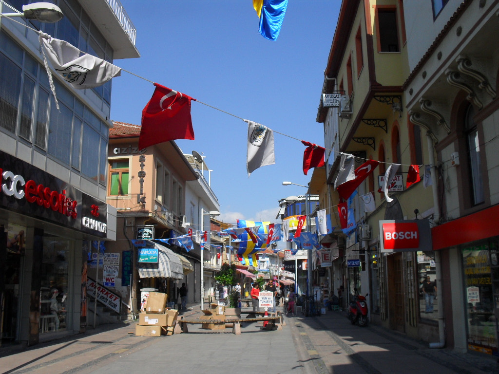 Samsung ES15 / VLUU ES15 /  SL30 sample photo. Street in ayvalik photography
