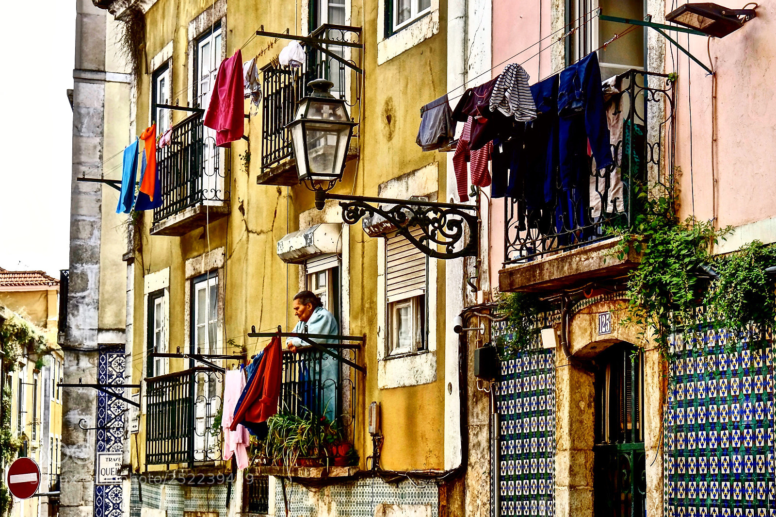 Fujifilm X-T1 sample photo. Bairro alto  photography