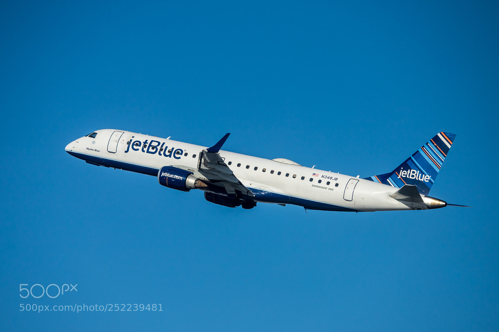Canon EOS 6D Mark II sample photo. Jet blue embraer 190 photography