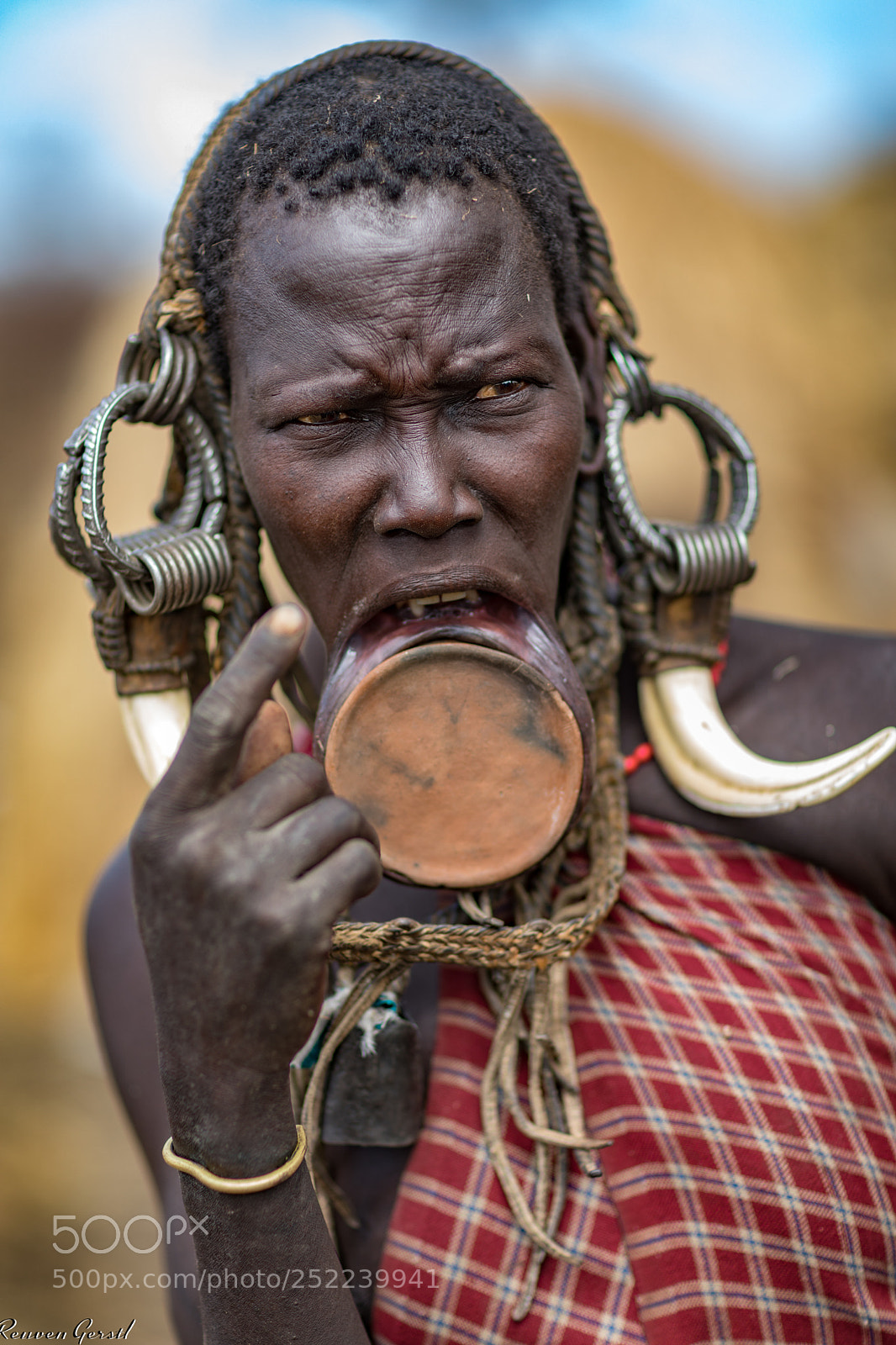 Canon EOS 5D Mark IV sample photo. Mursi women #2 photography
