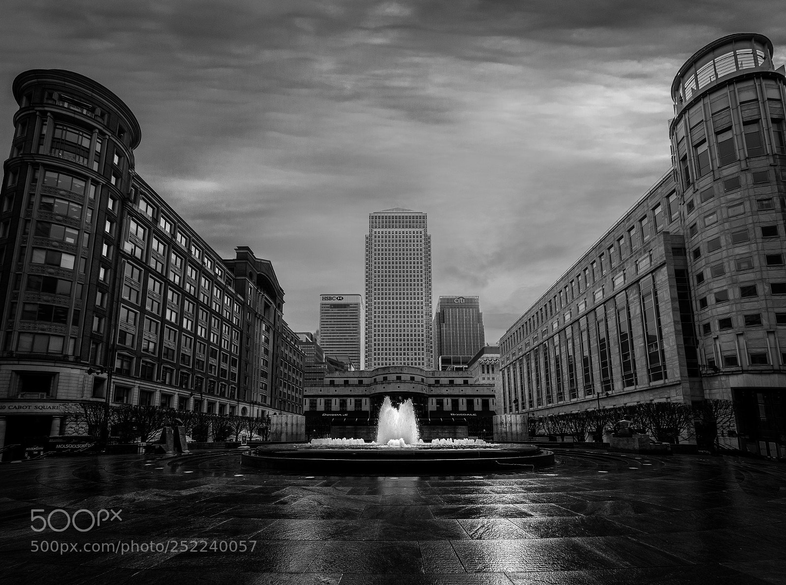 Nikon D810 sample photo. London in symmetry photography