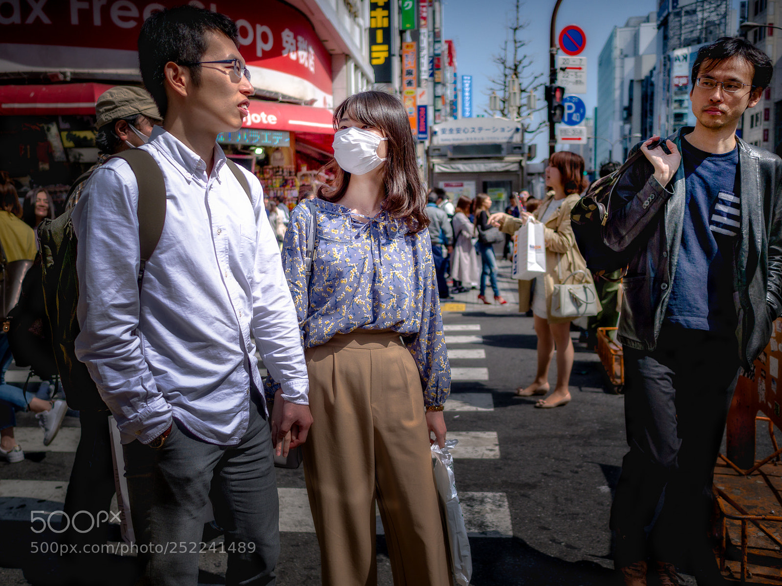 Panasonic Lumix DC-G9 sample photo. Mask photography