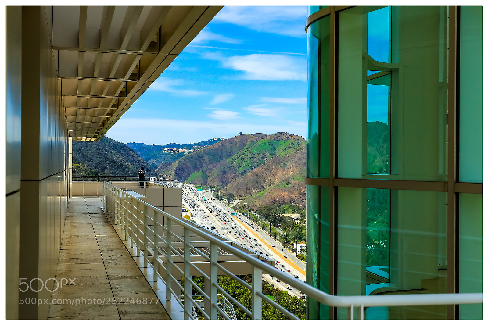 Canon EOS 5DS R sample photo. A view of traffic photography
