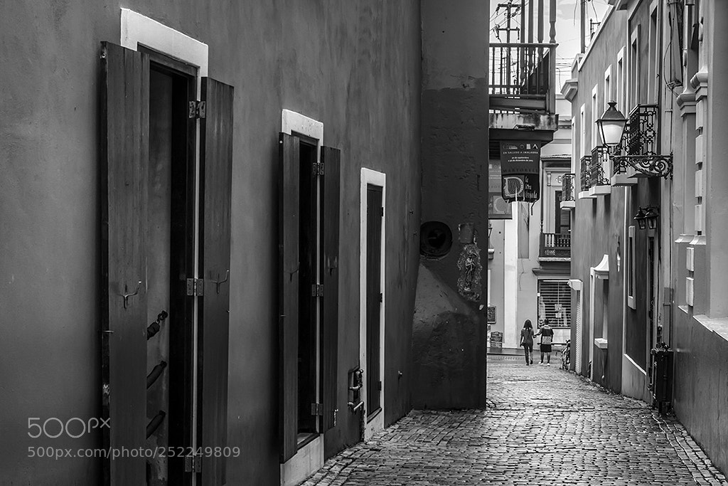 Nikon D7000 sample photo. Callejon en el viejo photography