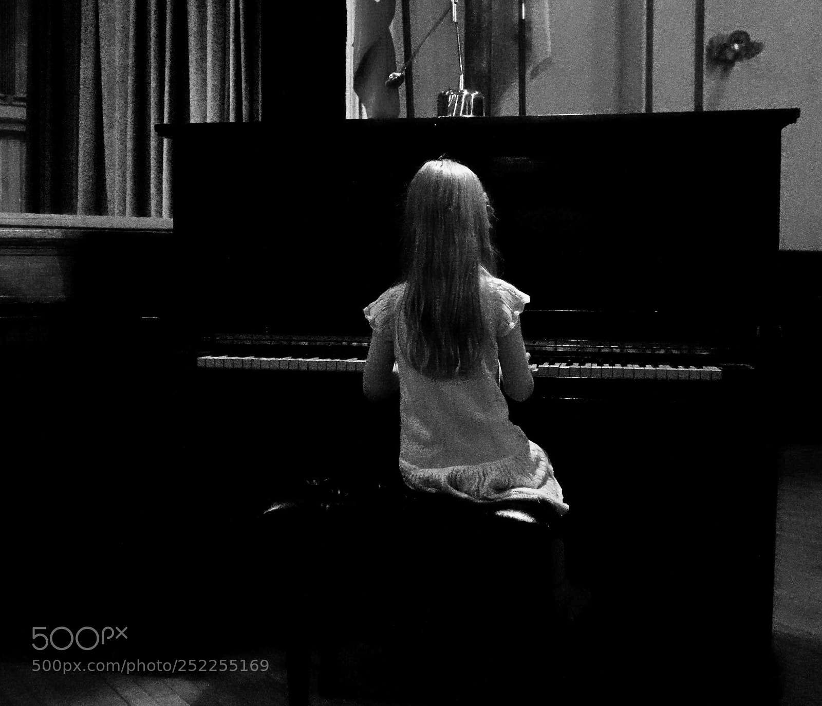 Sony a6500 sample photo. Piano girl photography