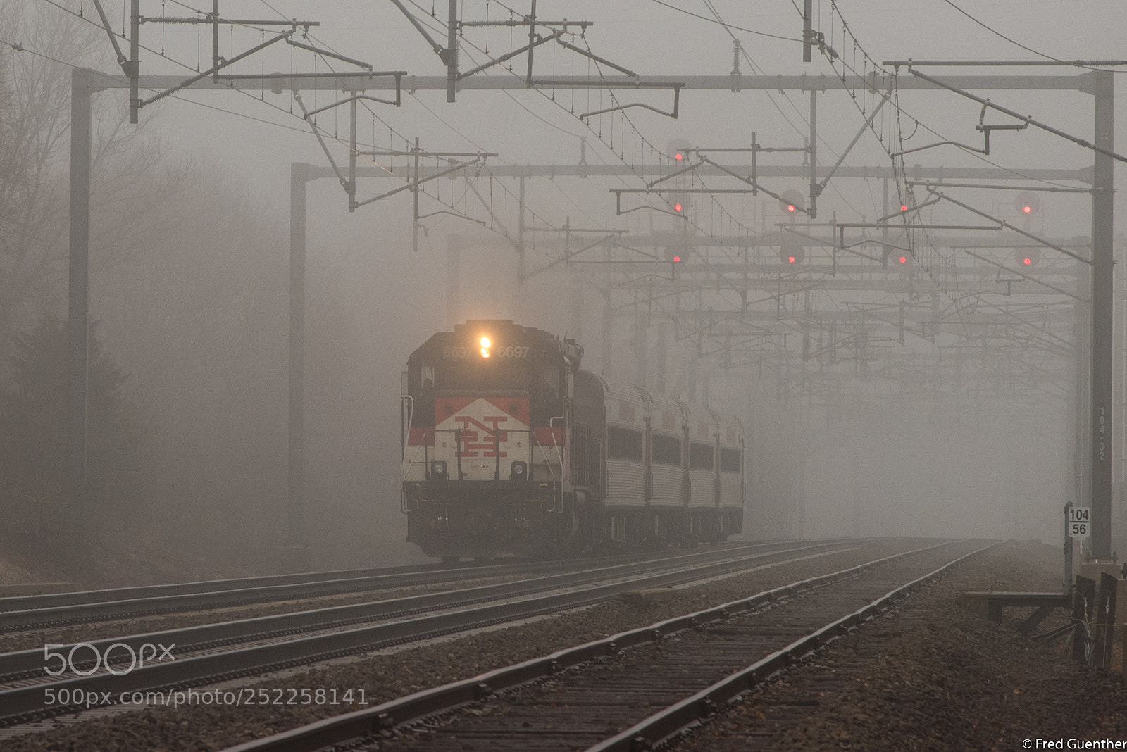 Nikon D810 sample photo. Sle gp40 leaving osb photography