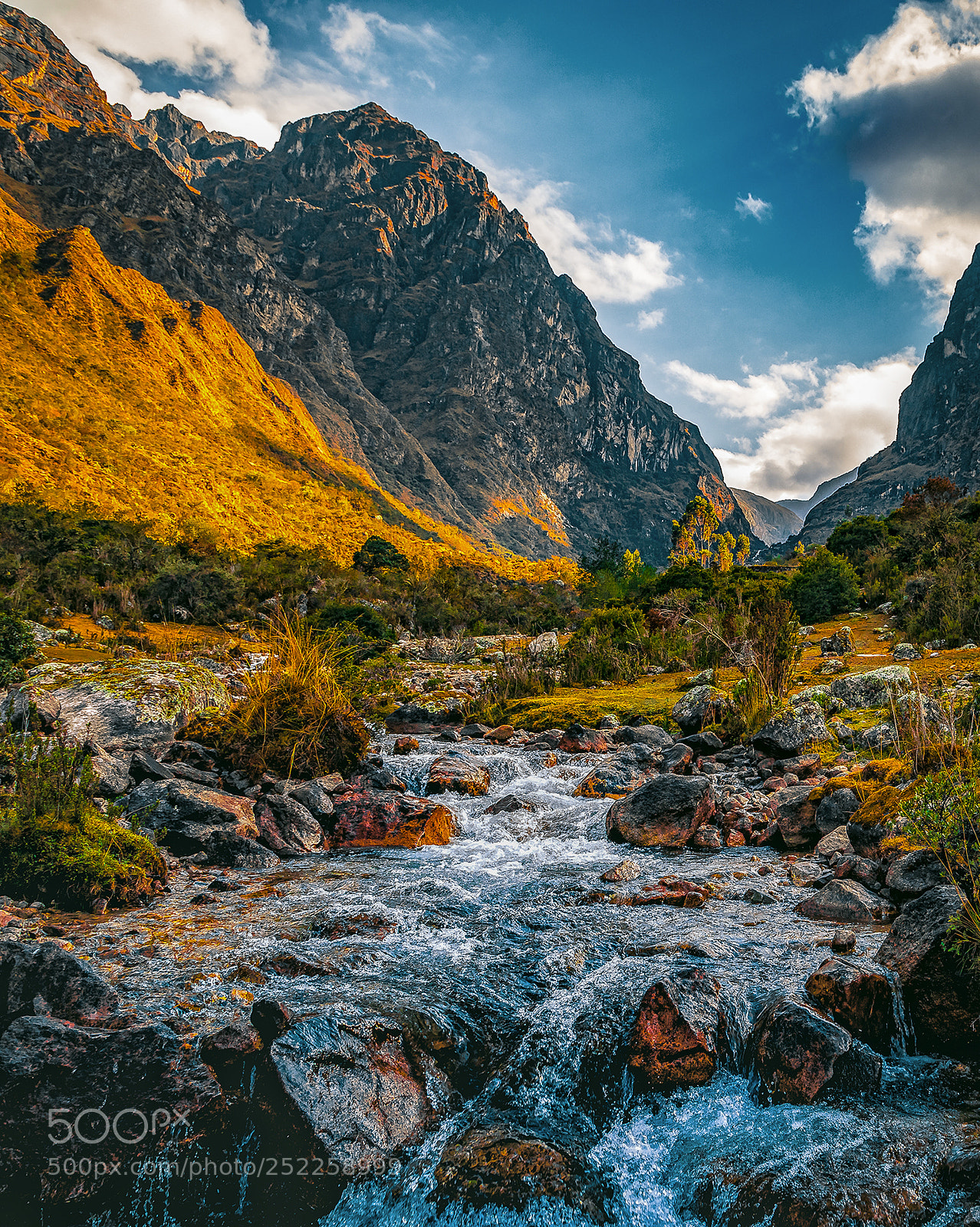 Canon EOS 5D Mark IV sample photo. Mountain, shade and fresh photography