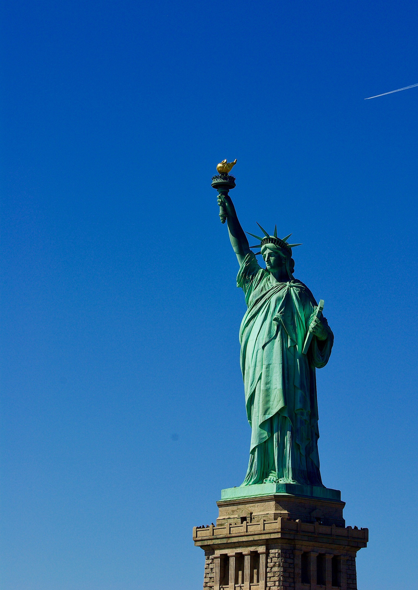 Samsung GX-10 sample photo. Statue of liberty photography