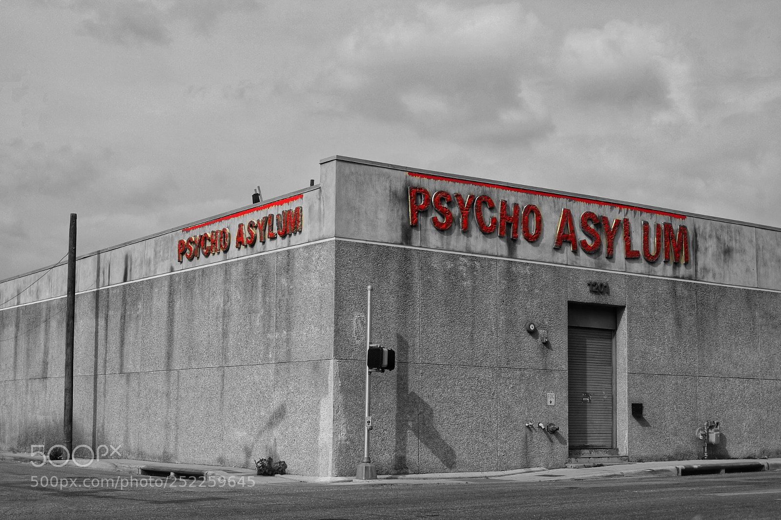 Canon EOS 750D (EOS Rebel T6i / EOS Kiss X8i) sample photo. Psycho asylum  photography