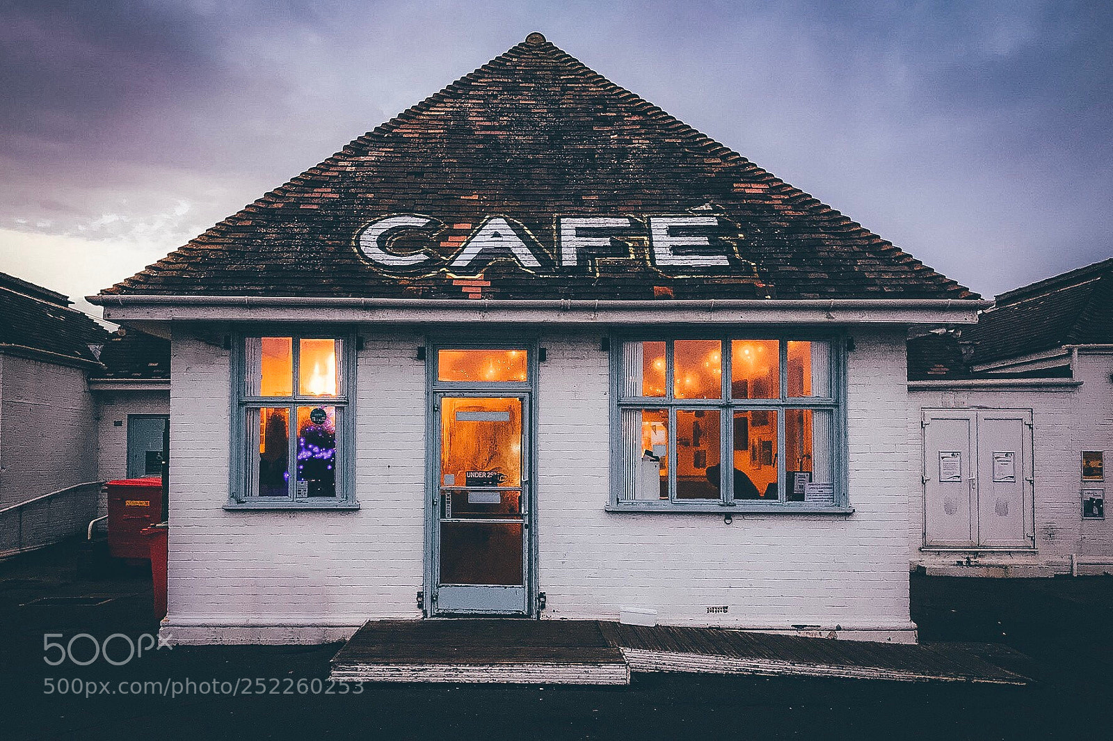 Apple iPhone 7 Plus sample photo. Big beach cafe, hove photography