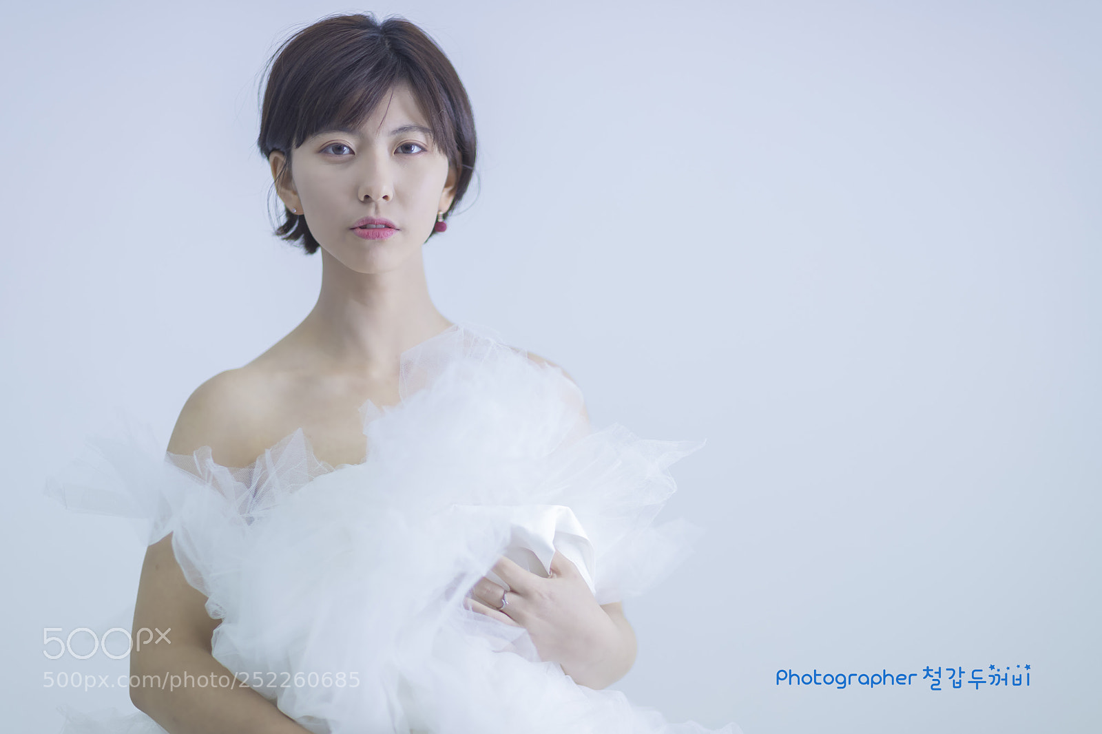 Canon EOS 6D Mark II sample photo. Sad wedding photography