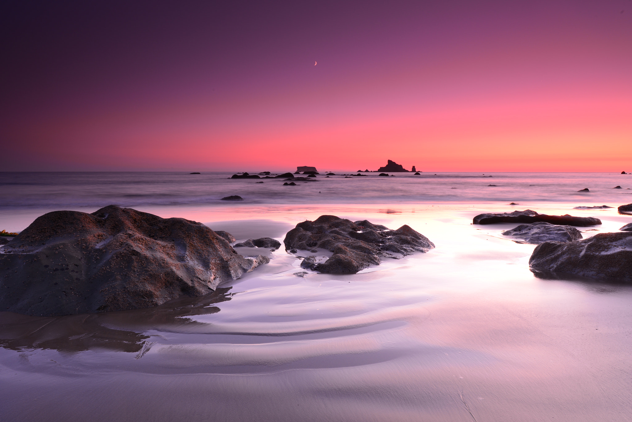 Nikon AF-S Nikkor 14-24mm F2.8G ED sample photo. Sunset at rialto beach photography