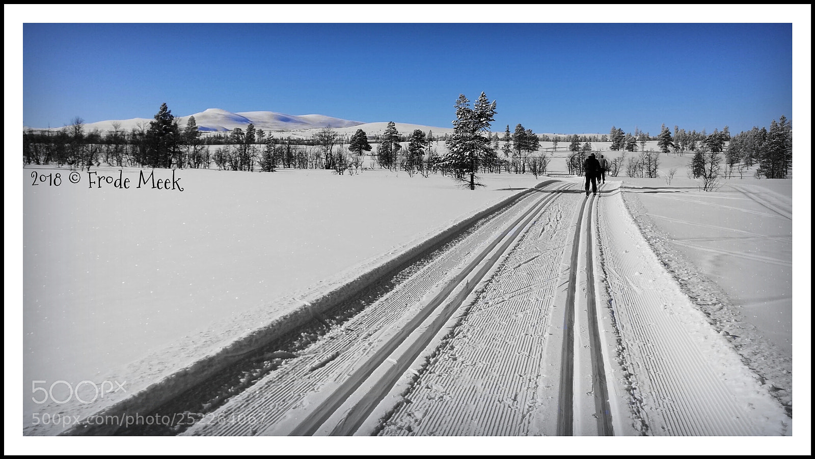 HUAWEI Mate 10 Lite sample photo. Skiing in the mountains photography