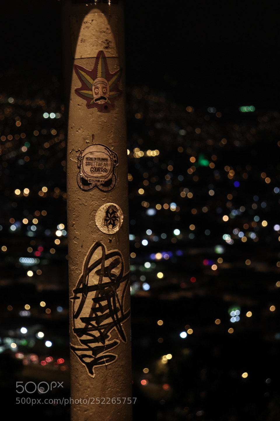 Canon EOS 800D (EOS Rebel T7i / EOS Kiss X9i) sample photo. Noche lluviosa photography